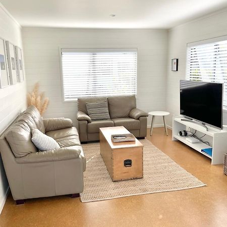 Hahei Beach House - 3 Bedroom ภายนอก รูปภาพ