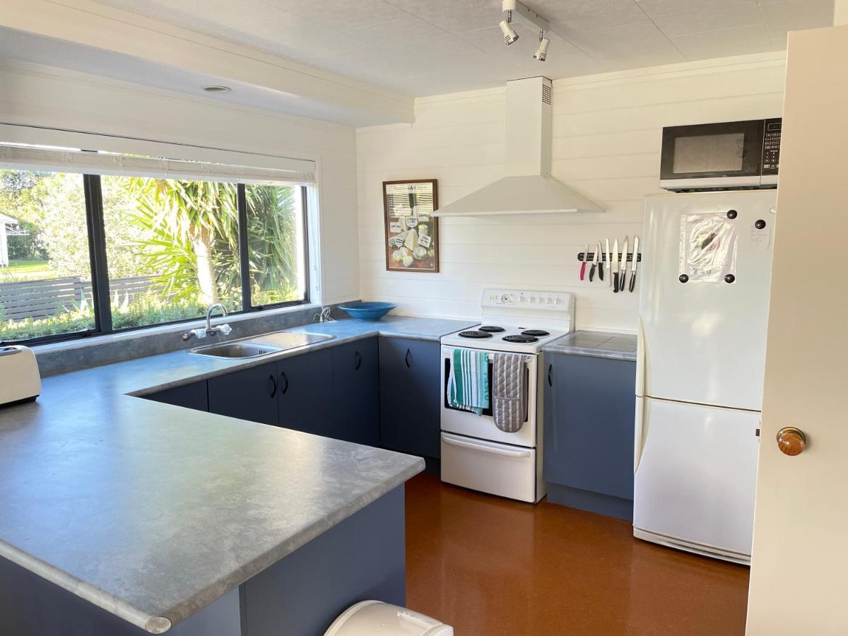 Hahei Beach House - 3 Bedroom ภายนอก รูปภาพ