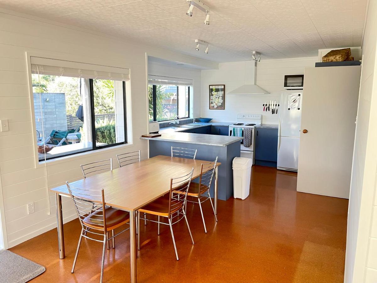 Hahei Beach House - 3 Bedroom ภายนอก รูปภาพ