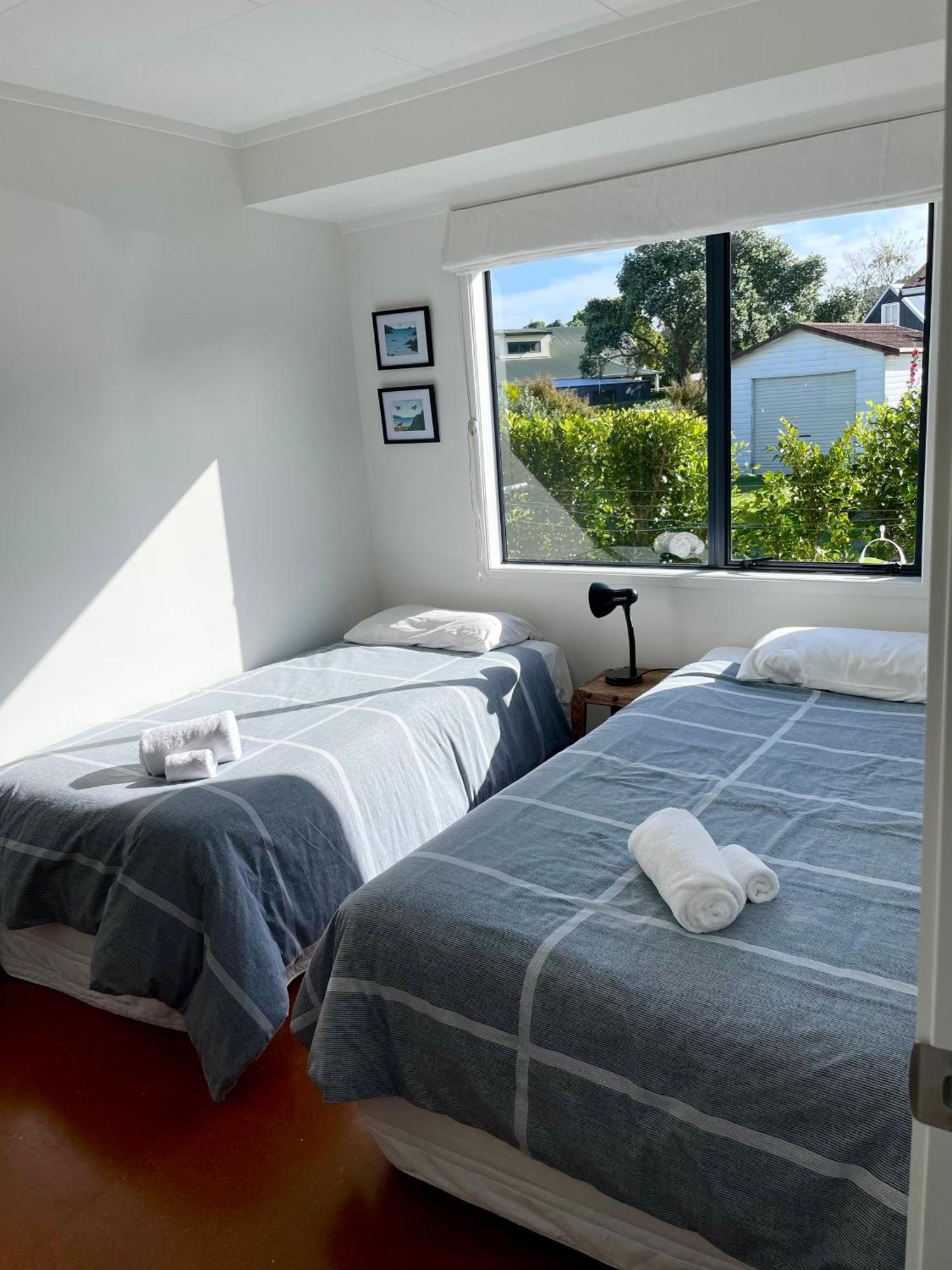 Hahei Beach House - 3 Bedroom ภายนอก รูปภาพ