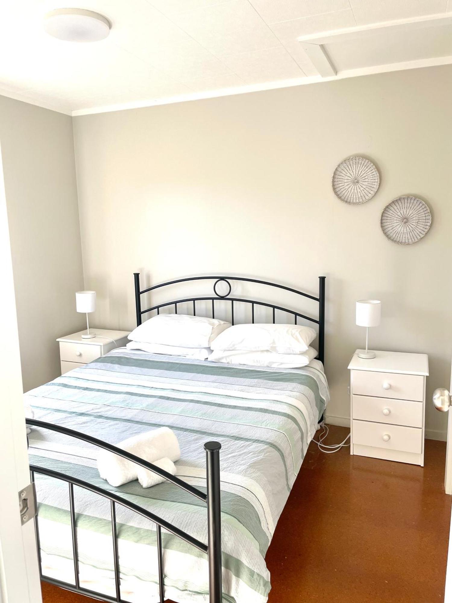 Hahei Beach House - 3 Bedroom ภายนอก รูปภาพ